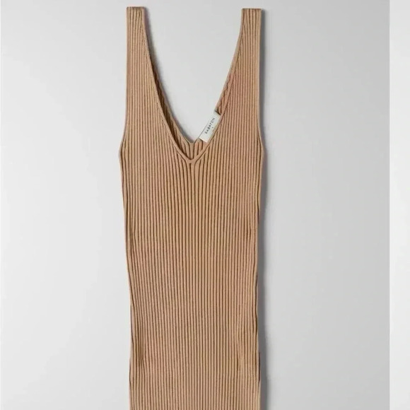 Aritzia -  Babaton Manor Sweater - Ribbed Tank - Picture 4 of 8